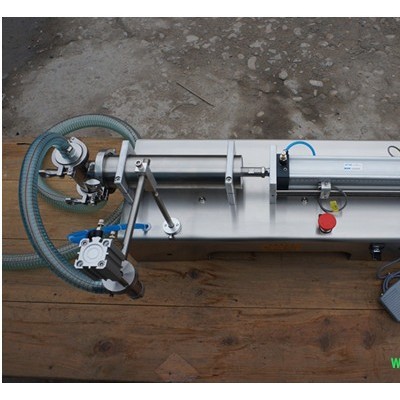 液體灌裝機(jī)械 半自動液體罐裝機(jī)臥式化妝品灌裝機(jī) 灌裝機(jī)小型