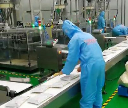 全自動水平給袋包裝機生產線 Automatic horizontal bag-feeding packaging machine production line